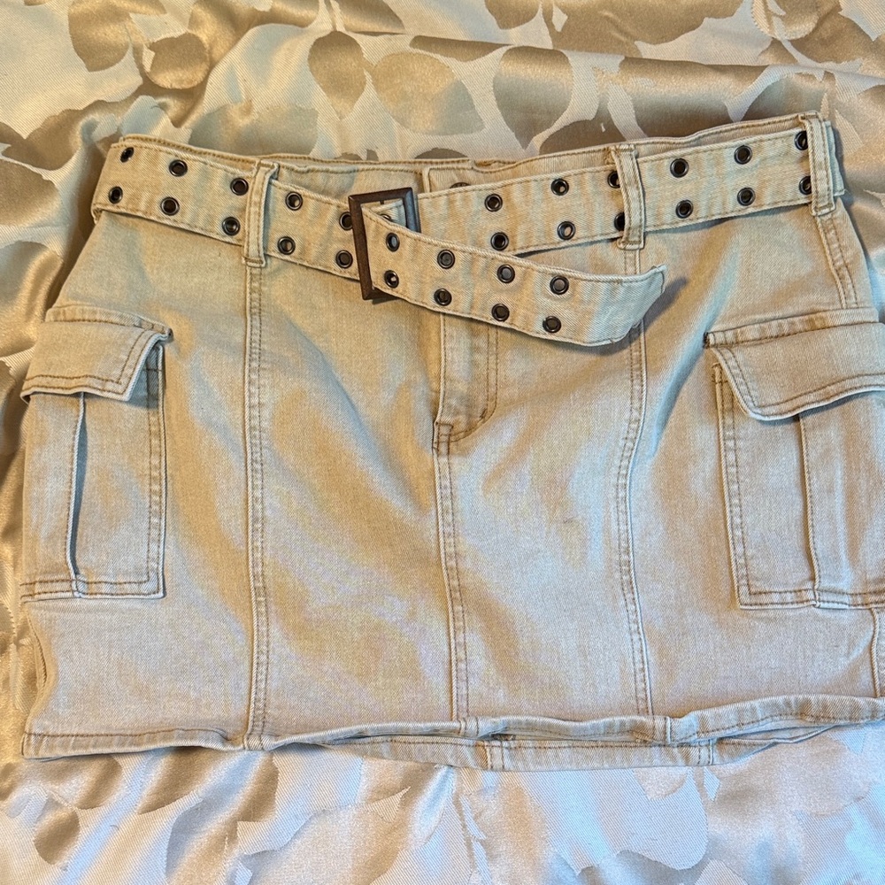 Stylish Beige Mini Skirt with Belt